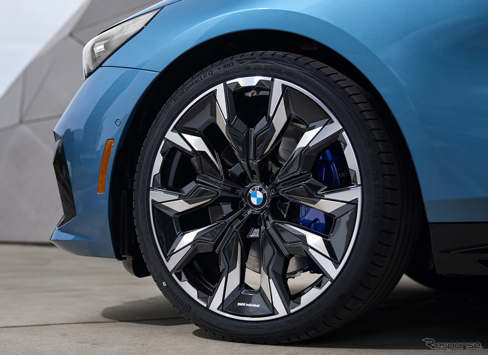 BMW『5シリーズ』の本質を表現した「540i xDriveレガシィエディション」カナダ限定で登場《photo by BMW》