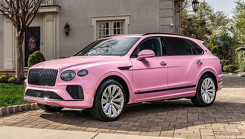 キャンディピンクで塗装された『ベンテイガ・エクステンデッド・ホイールベース(EWB)』《photo by bentley》