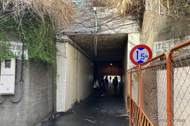 制限1.5m、亀戸駅東側《写真撮影 高木啓》