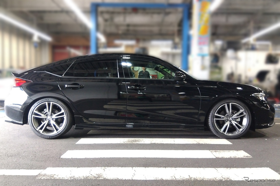 テイン フレックスZ シビックe:HEV装着例(フロント 25mmダウン / リア 30mmダウン)《写真提供 テイン》