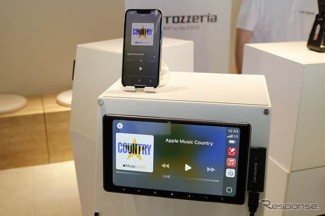 ワイヤレス接続でApple CarPlay、Android Autoに対応した最新楽ナビ《写真撮影　土田康弘》