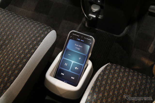 DMH-SF600はApple CarPlay、Android Autoのワイヤレス接続にも対応《写真撮影　土田康弘》