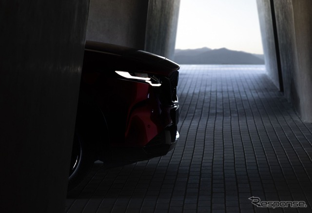 マツダ『CX-5』新型のティザー写真《photo by Mazda》
