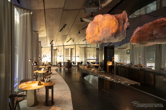 自動車博物館「BMW Welt」の新しい高級レストラン「THE CLOUD by Kafer」《photo by BMW》
