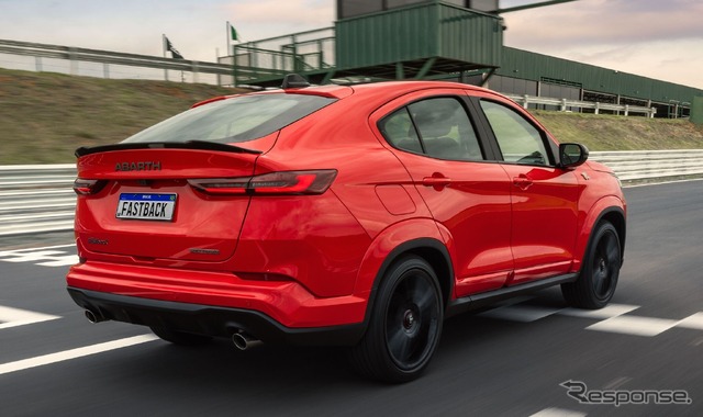 ファストバック・アバルト 改良新型《photo by Abarth》