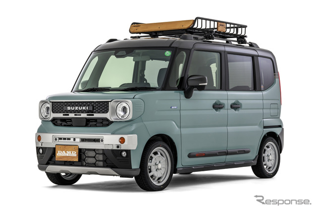 カラーサンプル:オフブルー《写真提供 ダムド》