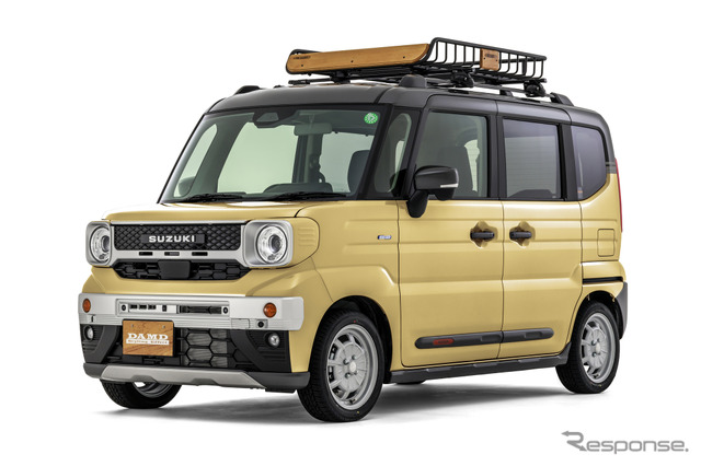 カラーサンプル:ミモザイエロー2トーン《写真提供 ダムド》