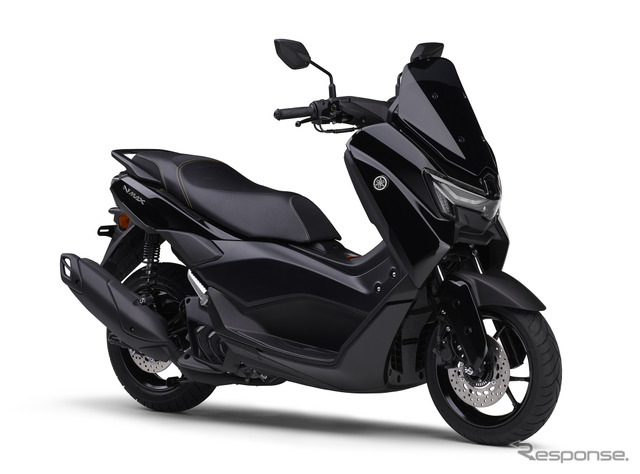 ヤマハの軽二輪スクーター『NMAX155 ABS』の2025年モデル(ブラックメタリック12)《写真提供 ヤマハ発動機》