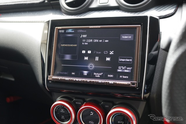 ダイヤトーンサウンドナビはこれまで歴代の3モデルを使って来たオーナー。現在はNR-MZ300PREMIをメインユニットに用いる。