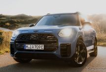 MINI『カントリーマン』に200台の限定車「スレート・ブルー」登場、価格は598万円