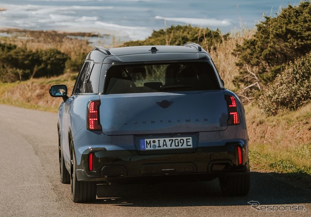 MINI カントリーマンの限定車「スレート・ブルー」《photo by MINI》