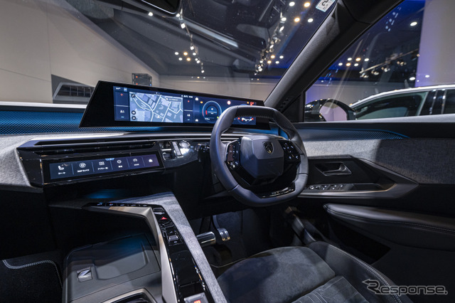 プジョー3008GT ハイブリッド(アルカンタラ・パッケージ)《写真提供 ステランティスジャパン》