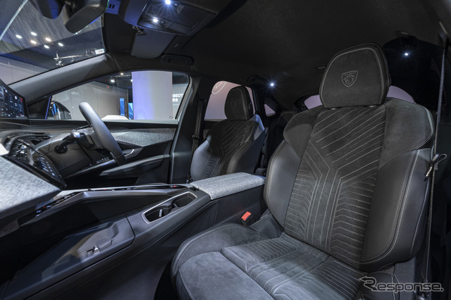 プジョー3008GT ハイブリッド(アルカンタラ・パッケージ)《写真提供 ステランティスジャパン》