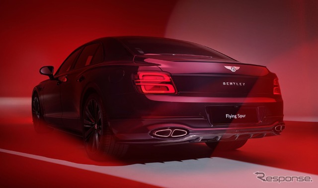 ベントレーにアクラポヴィッチ製チタンエキゾースト設定《photo by Bentley》