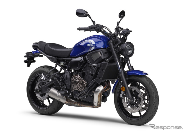 ヤマハ XSR700 ABS(ディープパープリッシュブルーメタリックC)《写真提供 ヤマハ発動機販売》