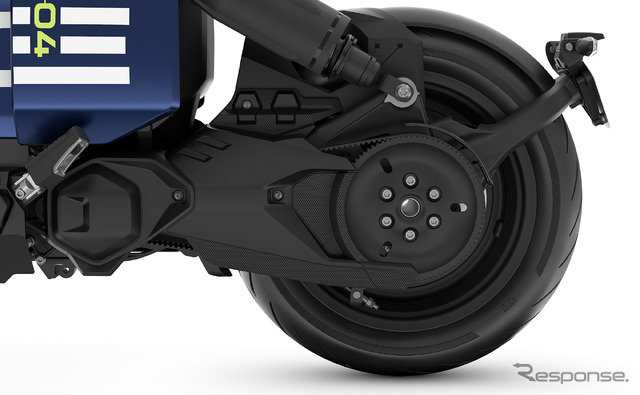 BMWモトラッドの電動スクーター『CE 04』《photo by BMW》