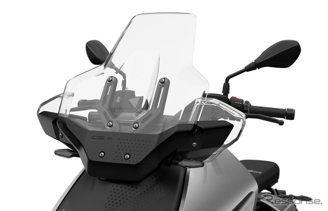 BMWモトラッドの電動スクーター『CE 04』《photo by BMW》