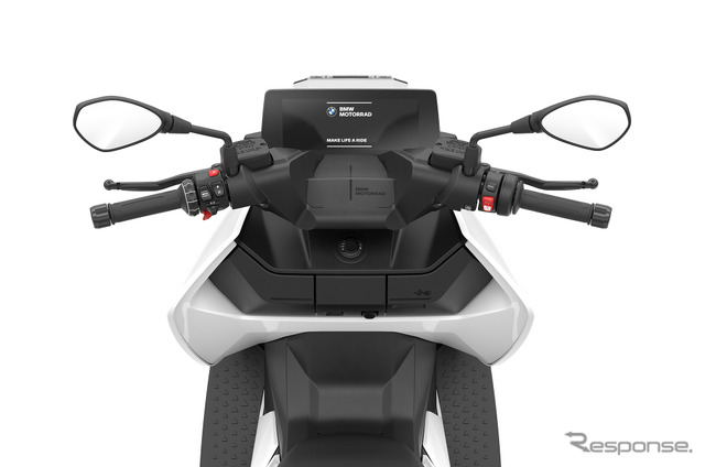BMWモトラッドの電動スクーター『CE 04』《photo by BMW》