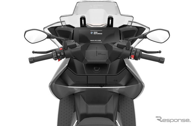 BMWモトラッドの電動スクーター『CE 04』《photo by BMW》
