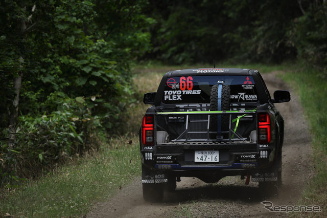 「FLEX SHOW AIKAWA Racing with TOYO TIRES」の川畑 真人選手のトライトン《写真提供 三菱自動車》