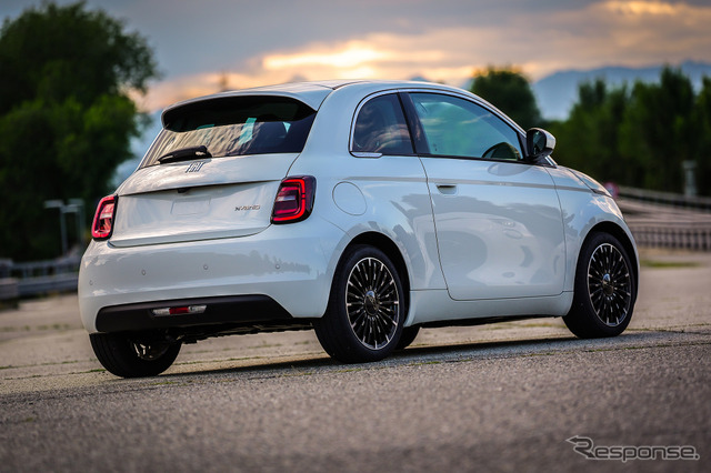 フィアット 500ハイブリッド《photo by Fiat》