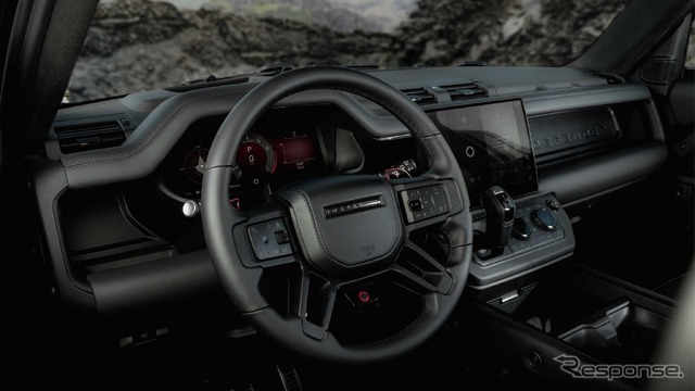 ディフェンダー OCTA ブラック《photo by Landrover》