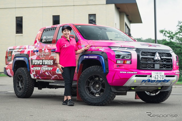 XC-2クラス4位の「圭ラリープロジェクト with MMC TOYO TIRES」チーム《写真撮影 望月勇輝》