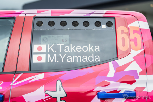 XC-2クラス4位の「圭ラリープロジェクト with MMC TOYO TIRES」チーム《写真撮影 望月勇輝》