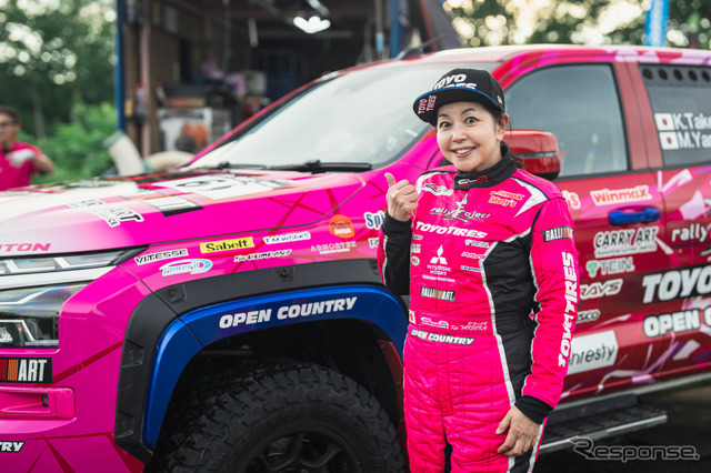 XC-2クラス4位の「圭ラリープロジェクト with MMC TOYO TIRES」チーム《写真撮影 望月勇輝》