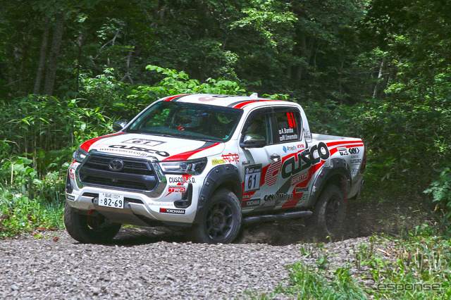 XCRスプリントカップ北海道第3戦 ARK ラリー・カムイ XC-2クラス優勝の番場彬選手/梅本まどか選手組 トヨタ『ハイラックス』《写真提供 横浜ゴム》
