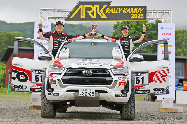 XCRスプリントカップ北海道第3戦 ARK ラリー・カムイ XC-2クラス優勝の番場彬選手/梅本まどか選手組 トヨタ『ハイラックス』《写真提供 横浜ゴム》