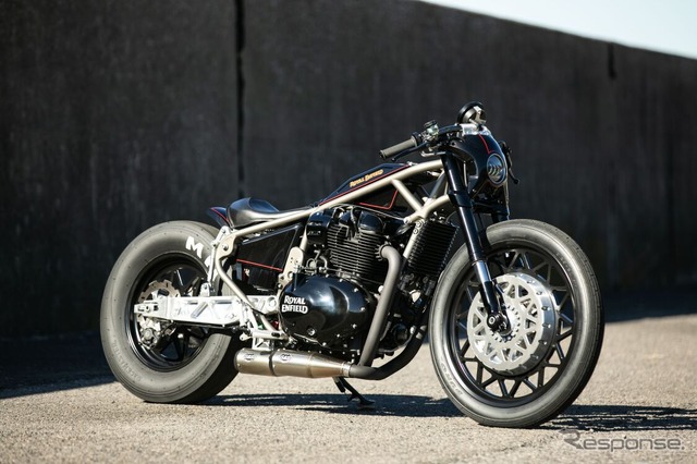 シュアショットの「Samurai」《photo by Royal Enfield》