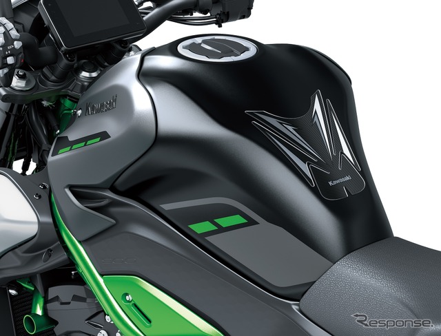 カワサキ Z900 純正アクセサリー《写真提供 カワサキモータースジャパン》