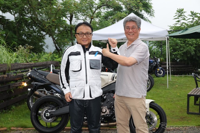 自工会・二輪車委員会委員長の設楽元文氏（左）と自工会 常務理事の江坂行弘氏（右）《写真提供 日本自動車工業会》