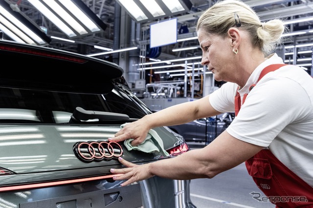 アウディ『Q3』新型の量産をハンガリー・ジェール工場で開始《photo by Audi》