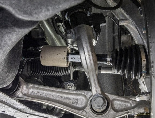 クランプ型トルク計《写真提供 小野測器》