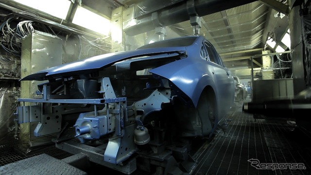 日産追浜工場:リーフ(2010年)《写真提供 日産自動車》