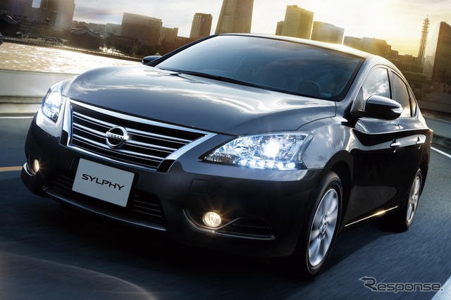 日産追浜工場:シルフィ(2012年)《写真提供 日産自動車》