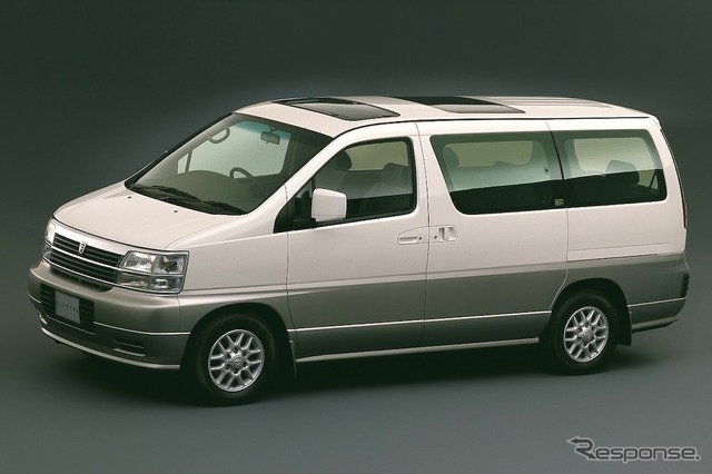 日産車体湘南工場製:日産エルグランド(1997年)《写真提供 日産自動車》