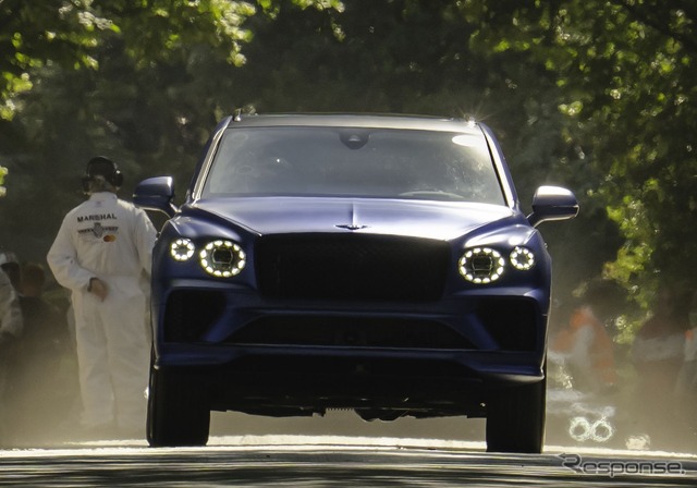 グッドウッドのヒルクライムで内燃エンジンSUV最速を記録したベントレー『ベンテイガスピード』《photo by Bentley》