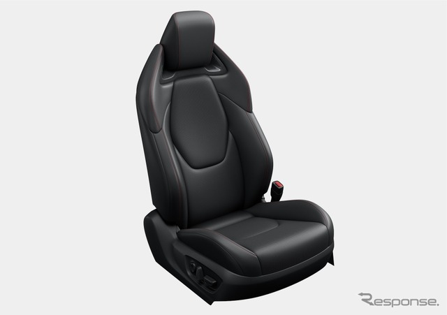 特別仕様車 SPORT RS“THE 70th”専用スポーツシート(スポーツレザー(本革)/レッドステッチ付)《写真提供 トヨタ自動車》