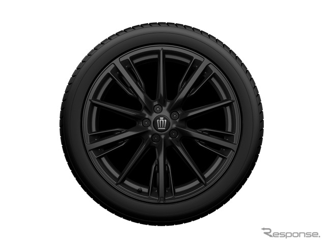 225/45R21タイヤ&21×8.5Jアルミホイール(マットブラック塗装)&センターオーナメント《写真提供 トヨタ自動車》