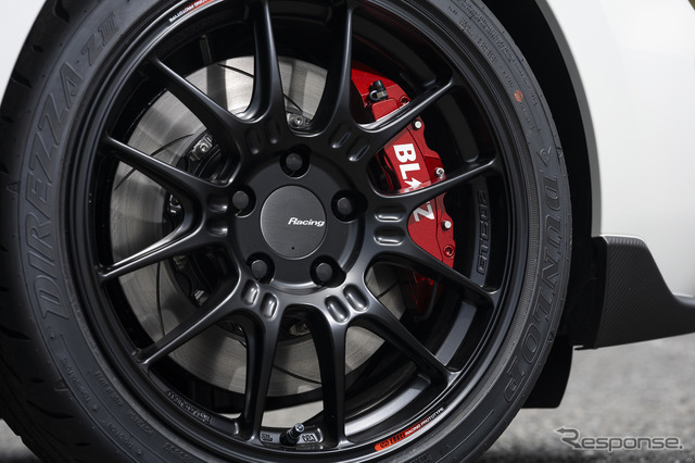 DUNLOP DIREZZA ZⅢ(215/40R17)/ ENKEI Racing GTC02(17inch 8.0J inset 40)《写真撮影 土屋勇人》