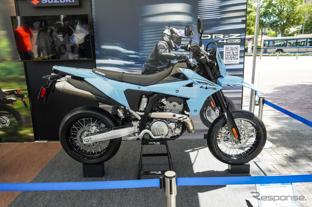 スズキ『DR-Z4SM』(スズキ モーターサイクルコレクション2025)《写真撮影 宮崎壮人》
