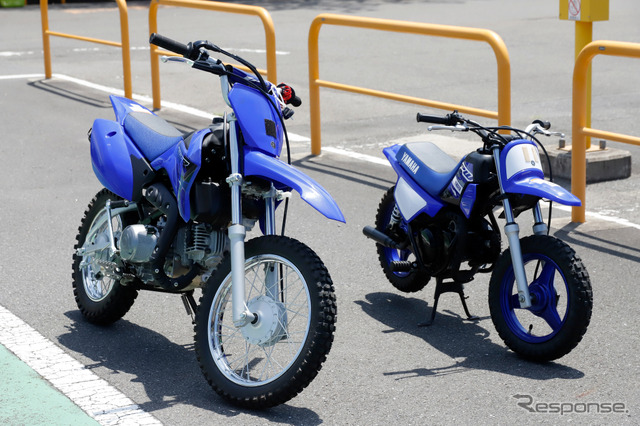ヤマハのキッズバイク『TTR50』（左）と『PW50』（右）《写真撮影 小林岳夫》