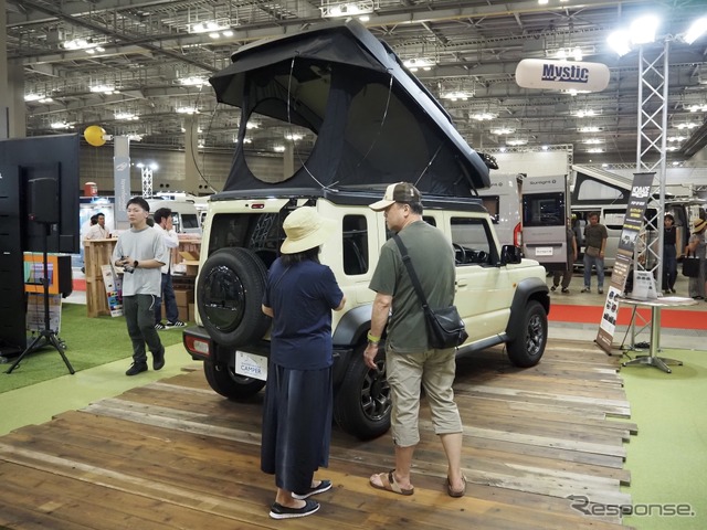 ホワイトハウス：ジムニーノマド向けポップアップルーフ（参考出品。東京キャンピングカーショー2025）《写真撮影 高木啓》