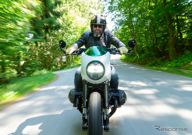 BMW『R12』と『R18』のカスタムバイク「スピード・シスターズ」《photo by BMW》