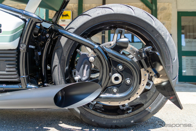 BMW『R12』と『R18』のカスタムバイク「スピード・シスターズ」《photo by BMW》