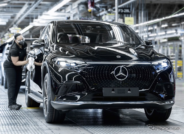 メルセデスベンツの米国アラバマ州タスカルーサ工場で生産される EQS SUV（参考）《photo by Mercedes-Benz》