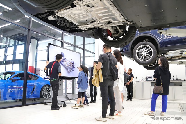 Porsche Kids Tech Class ワークショップ内見学の様子《写真提供 ポルシェ・ジャパン》